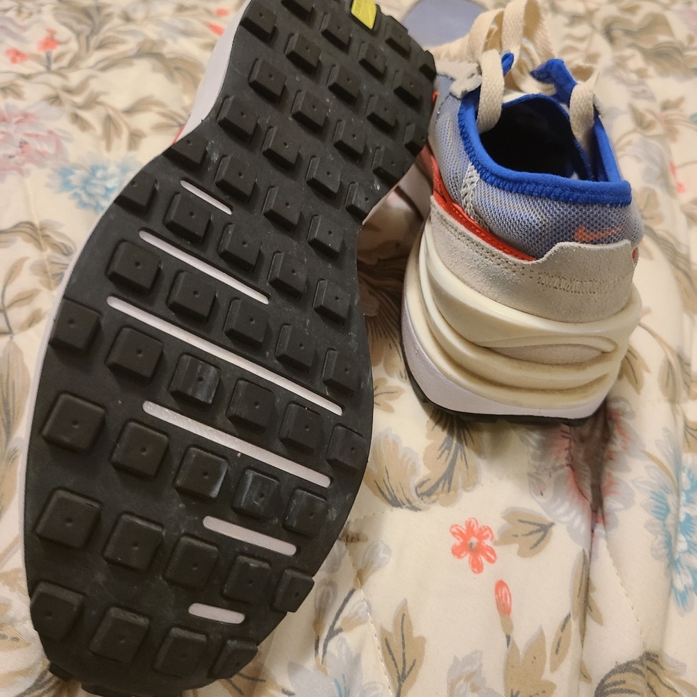 Nike shoes - Picture 5 of 6
